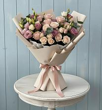 Букет цветов из:  Розы и Лизиантусы в Молодежном Республики Крым