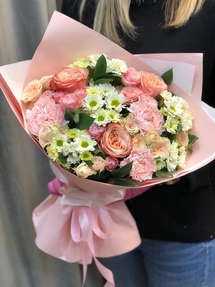 Букет цветов из: Гвоздики, Розы и Хризантемы в Молодежном Республики Крым