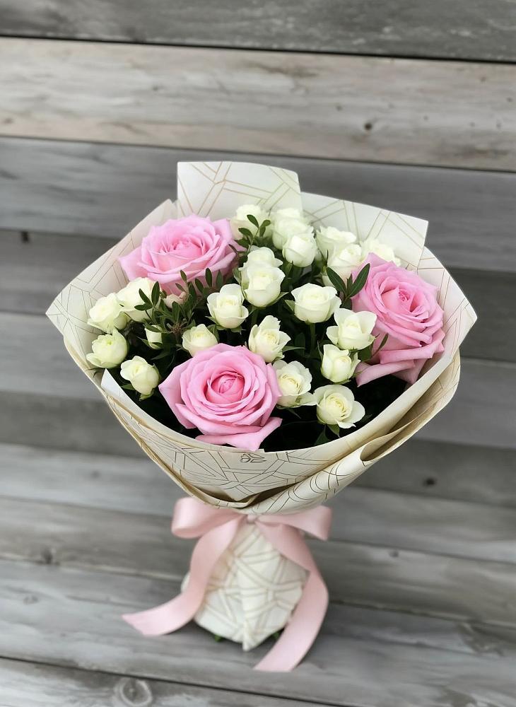 Букет цветов из: Розы в Молодежном Республики Крым
