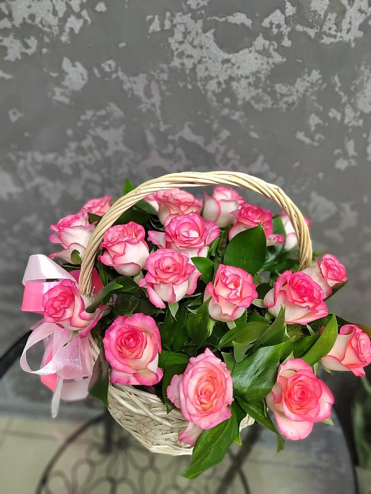 Цветочная композиция из Розы в корзине в Молодежном Республики Крым