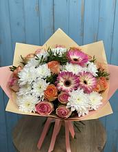 Букет цветов из:  Розы, Герберы и Хризантемы в Молодежном Республики Крым