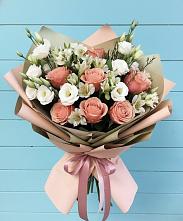 Букет цветов из:  Розы, Альстромерии и Лизиантусы в Молодежном Республики Крым