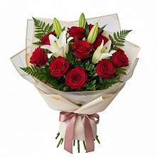 Букет цветов из:  Лилии и Розы в Молодежном Республики Крым