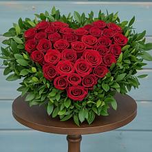 Цветочная композиция из Розы в виде сердца #REPLACE_PRED# Молодежном Республики Крым