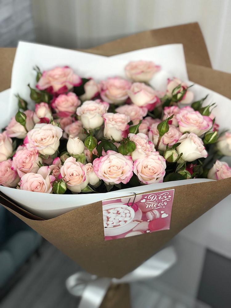 Букет цветов из: Розы в Молодежном Республики Крым