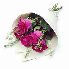 Букет цветов из:  Розы в Молодежном Республики Крым