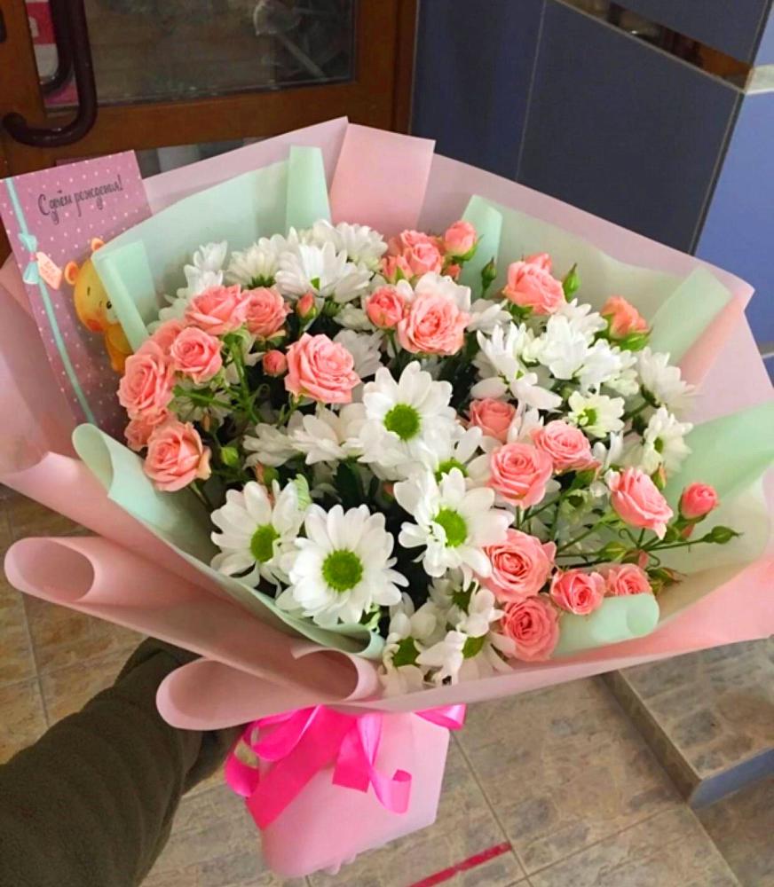 Букет цветов из: Розы и Хризантемы в Молодежном Республики Крым