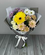 Букет цветов из:  Розы, Герберы и Хризантемы в Молодежном Республики Крым