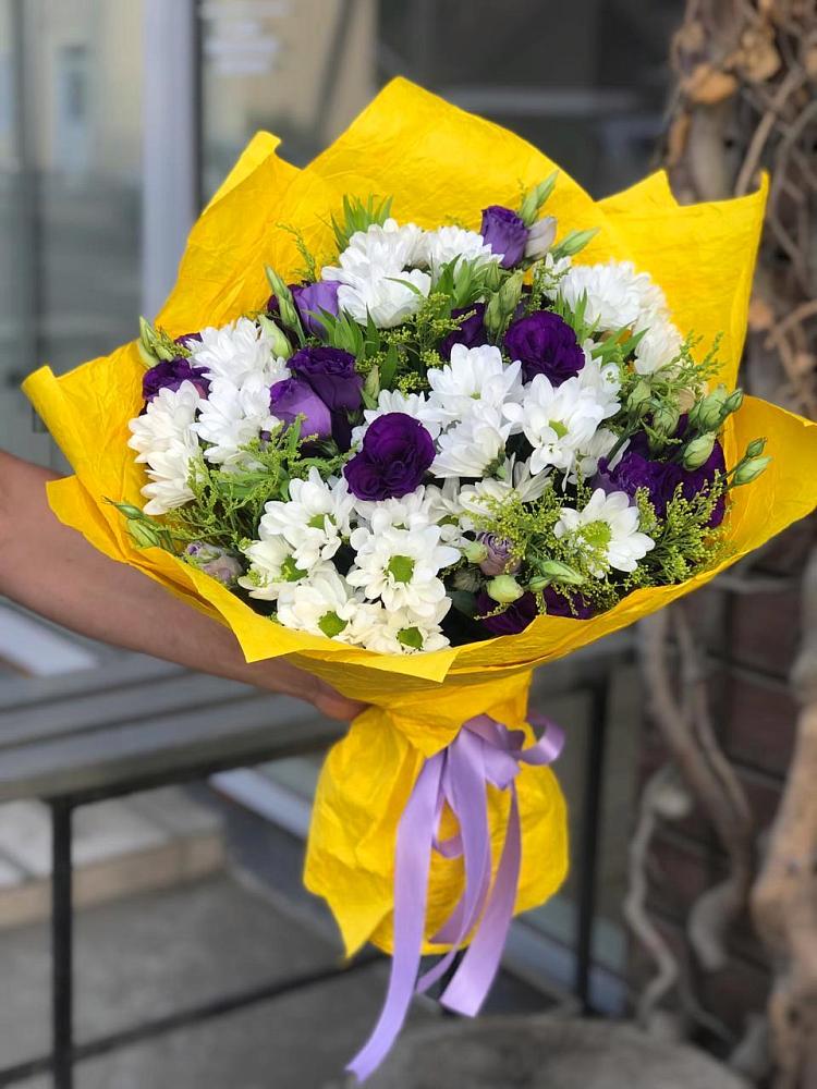 Букет цветов из: Ирисы, Хризантемы и Ромашки в Молодежном Республики Крым