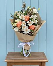 Букет цветов из:  Альстромерии, Лизиантусы, Розы и Хризантемы #REPLACE_PRED# Молодежном Республики Крым