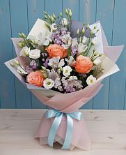 Букет цветов из:  Лизиантусы, Розы, Альстромерии и Гипсофила в Молодежном Республики Крым