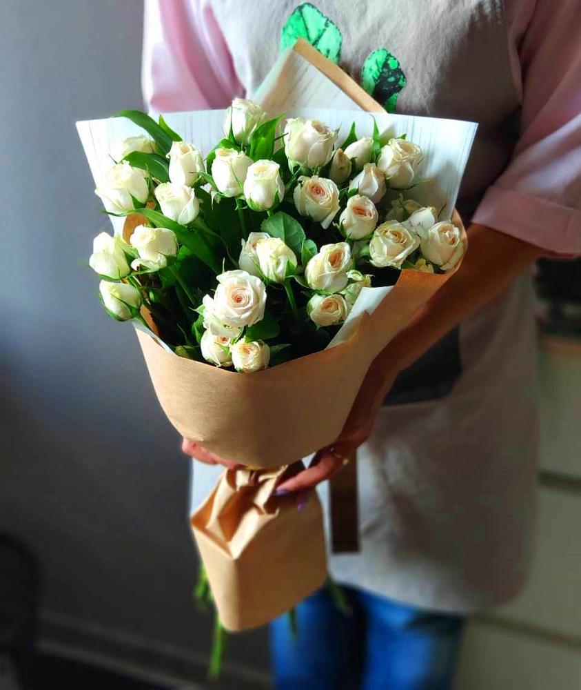 Букет цветов из: Розы в Молодежном Республики Крым