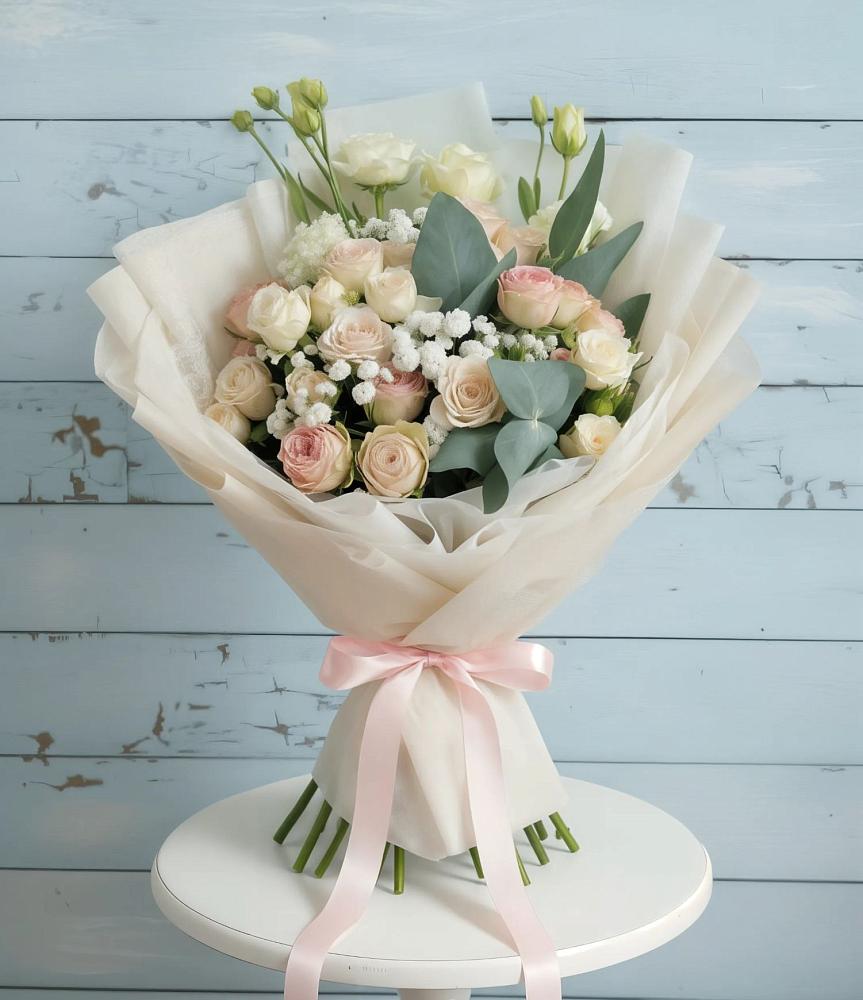 Букет цветов из: Розы и Лизиантусы в Молодежном Республики Крым