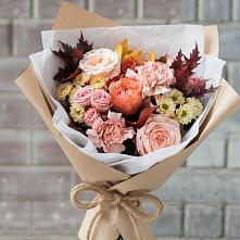 Букет цветов из:  Гвоздики, Хризантемы и Розы в Молодежном Республики Крым