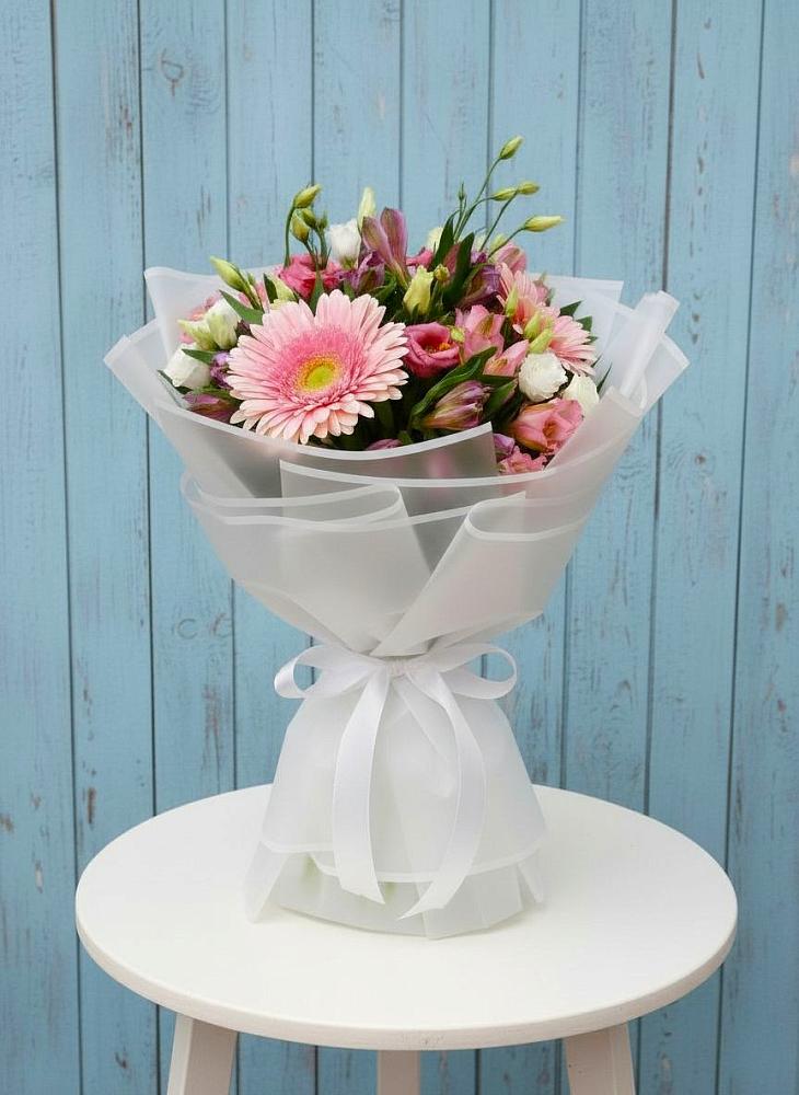 Букет цветов из: Герберы, Альстромерии и Лизиантусы в Молодежном Республики Крым