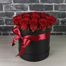 Цветочная композиция из Розы в шляпной коробке #REPLACE_PRED# Молодежном Республики Крым