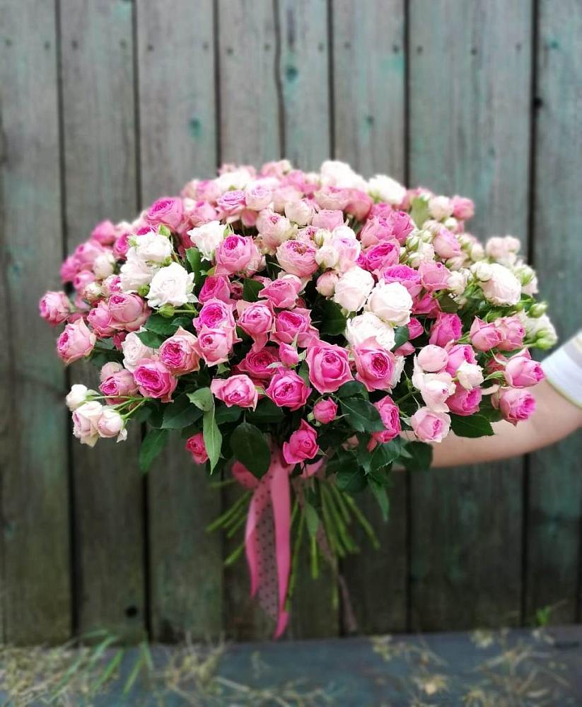 Букет Розовые кустовые розы Натали и Лав Лидия в Молодежном Республики Крым