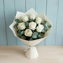 Букет Белые розы в Эвкалипте в Молодежном Республики Крым