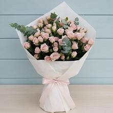 Букет цветов из:  Розы #REPLACE_PRED# Молодежном Республики Крым