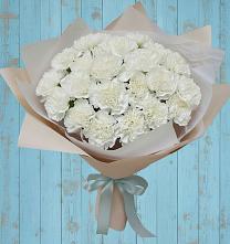 Букет цветов из:  Гвоздики в Молодежном Республики Крым