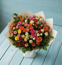 Букет Микс из разноцветных кустовых роз в Молодежном Республики Крым