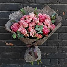 Букет цветов из:  Розы в Молодежном Республики Крым