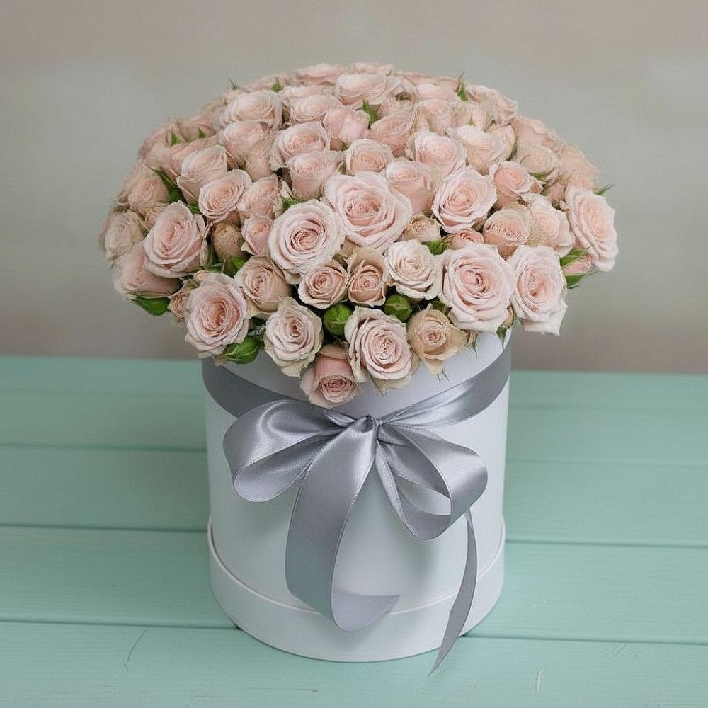 Цветочная композиция из Розы в шляпной коробке в Молодежном Республики Крым